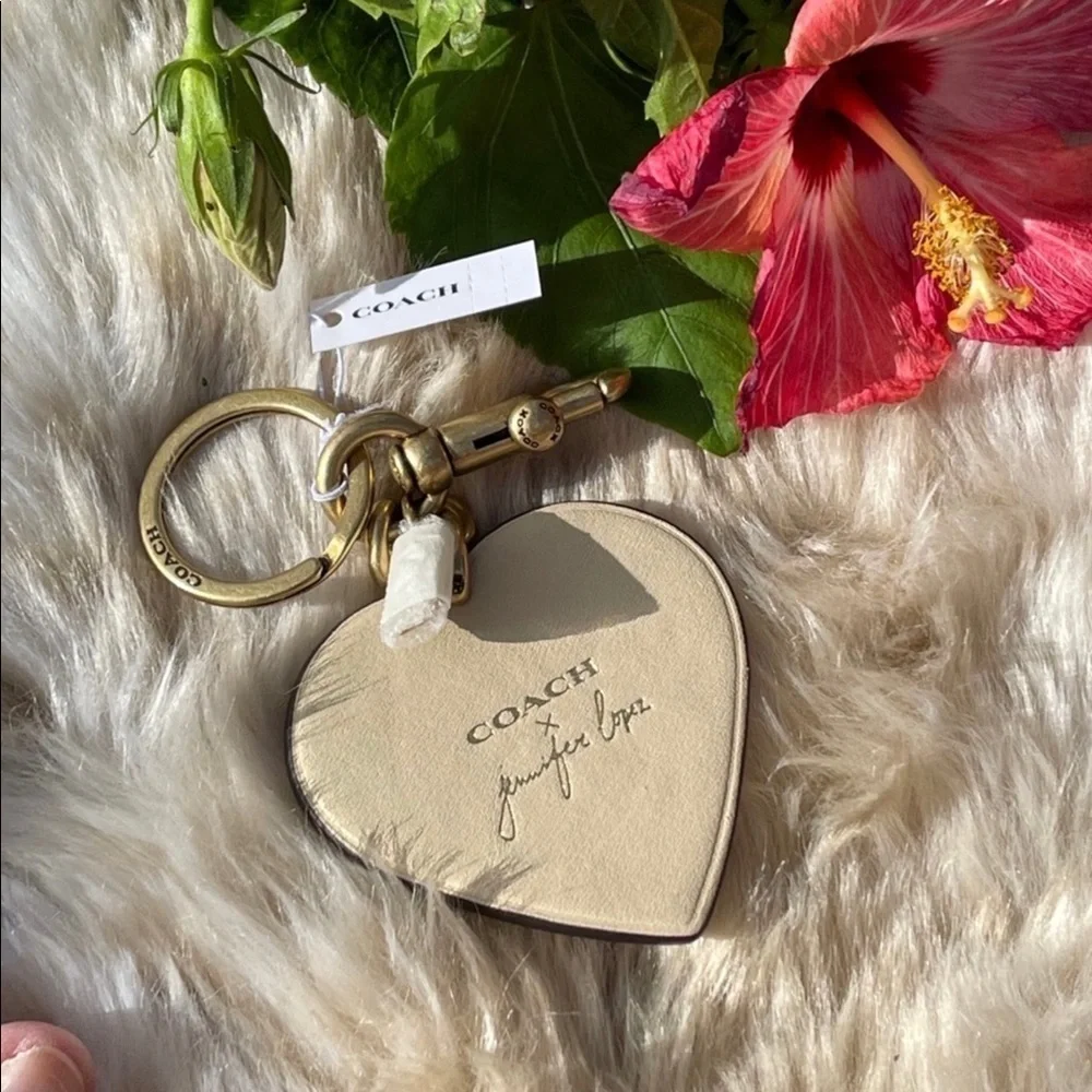 NWT COACH Signature Jennifer Lopez New York Skyline Leather Heart Bag Charm